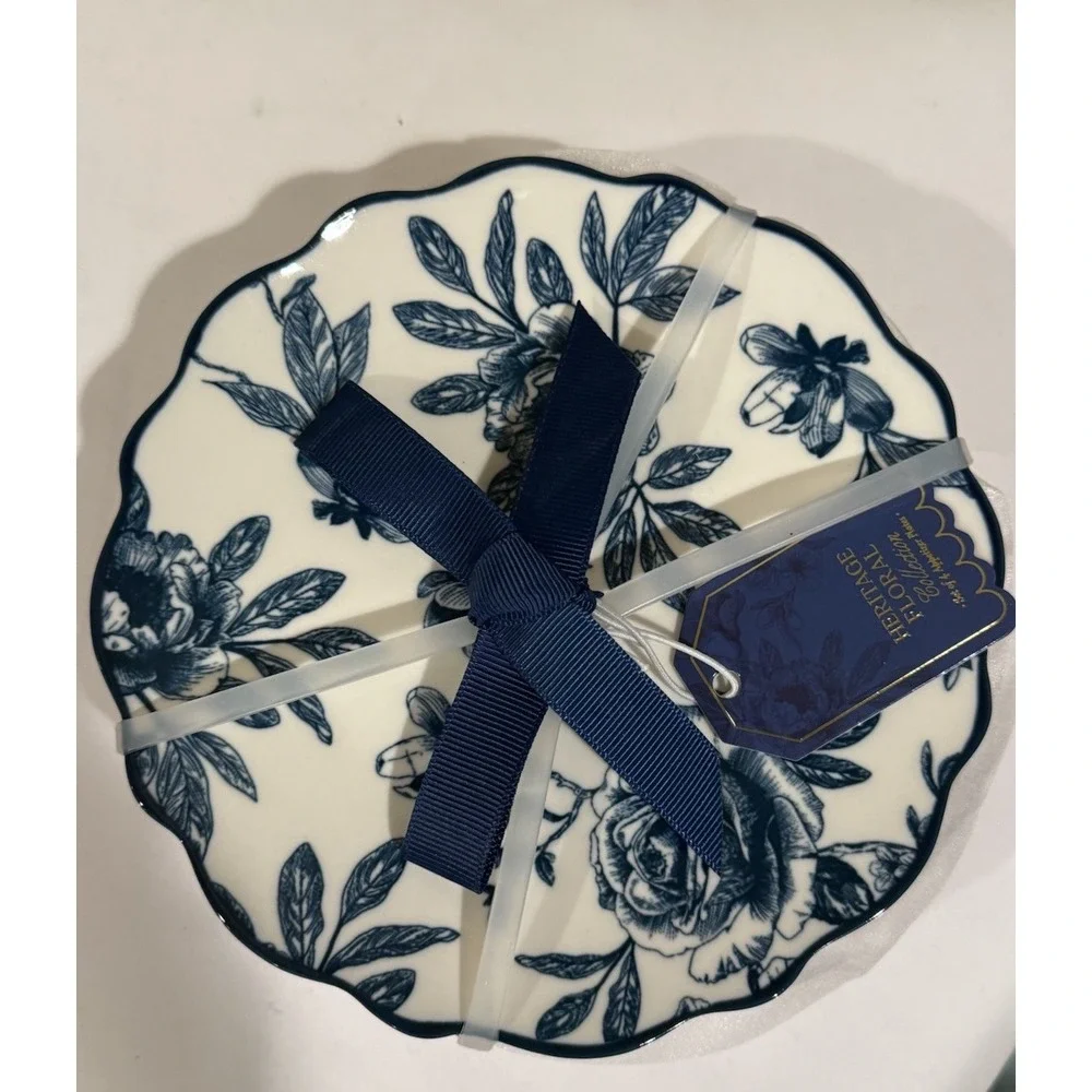 SUNDAY MORNING CERAMICS Four HERITAGE FLORAL Blue & White APPETISER PLATES‎